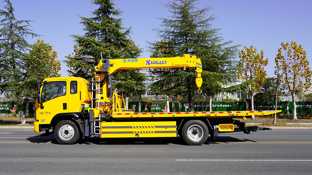 三环创客一拖二带吊清障车