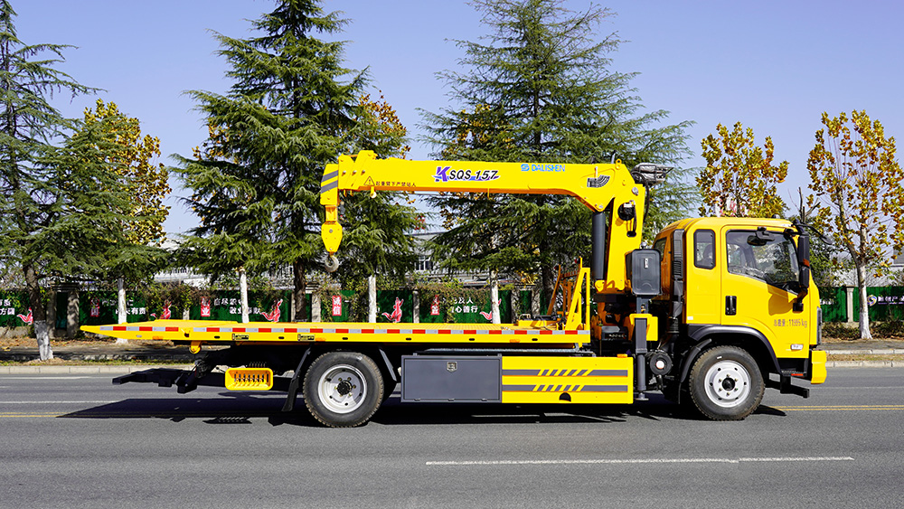 三环创客一拖二带吊清障车