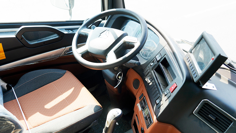 重汽豪沃道路污染清除车