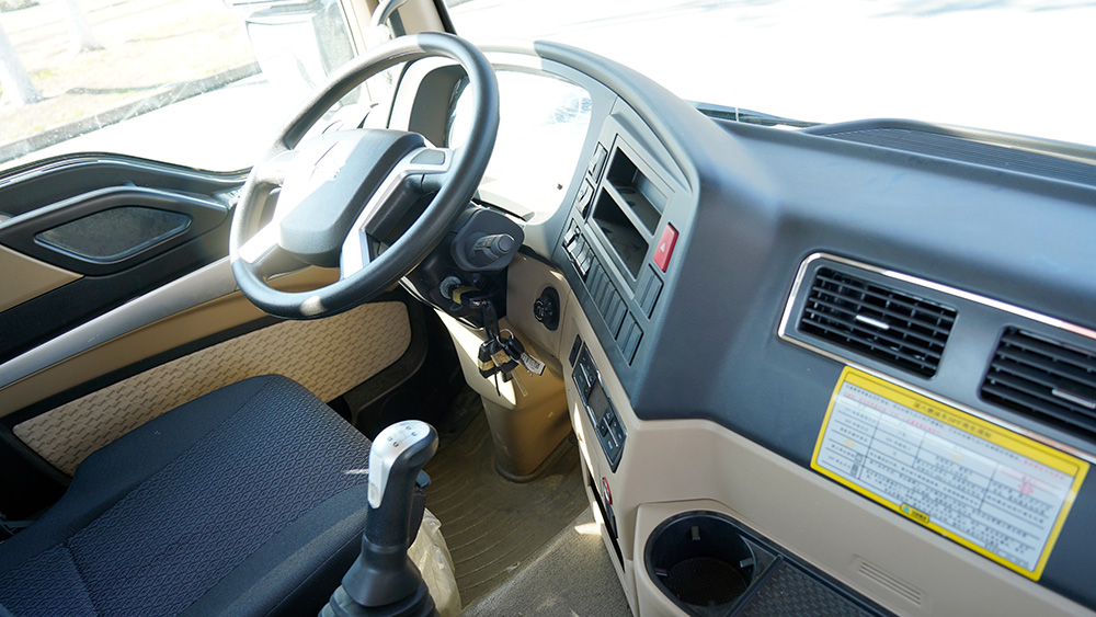 重汽豪沃勾臂垃圾车