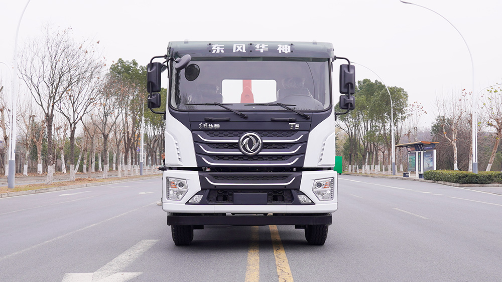 东风华神勾臂垃圾车
