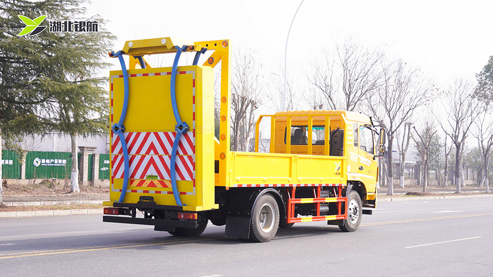 东风专底D3S防撞缓冲车