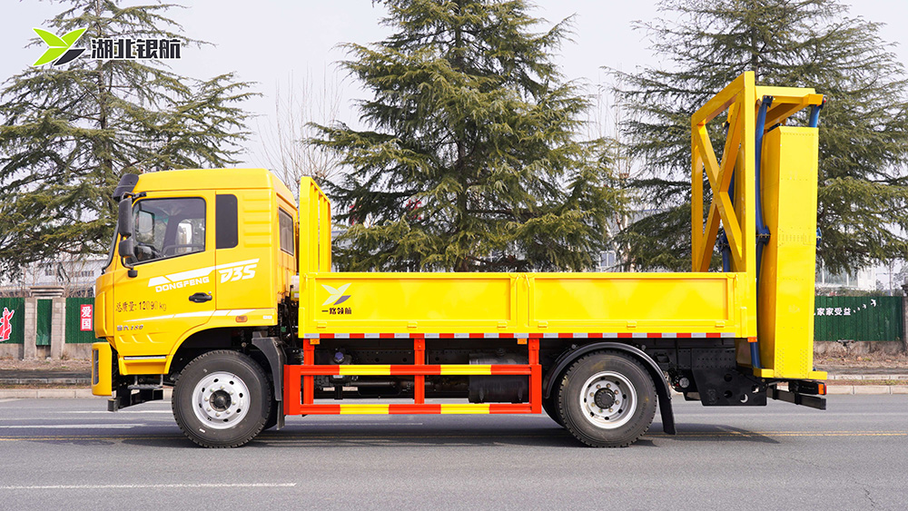 东风专底D3S防撞缓冲车