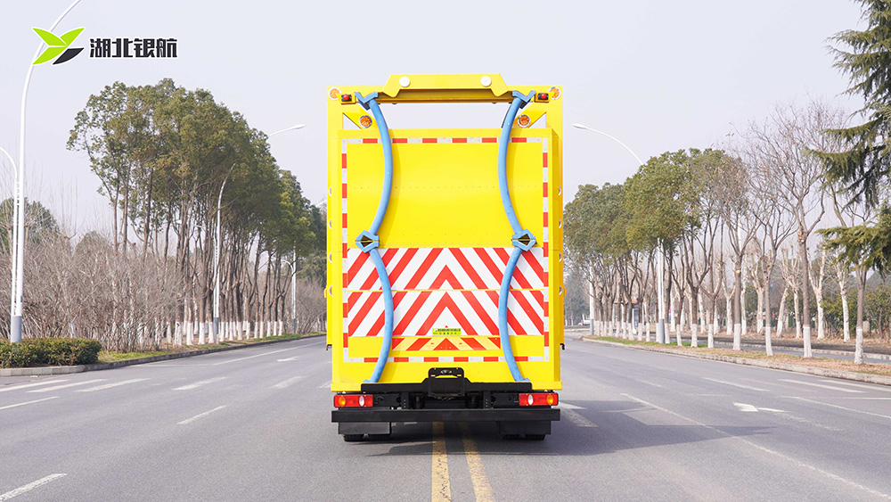 东风专底D3S防撞缓冲车