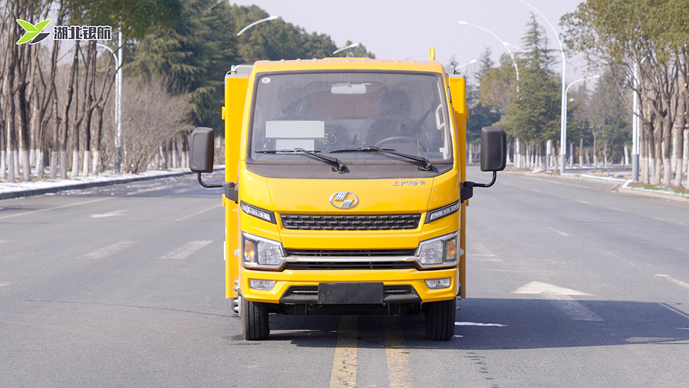 上汽轻卡纯电动疏通吸污车